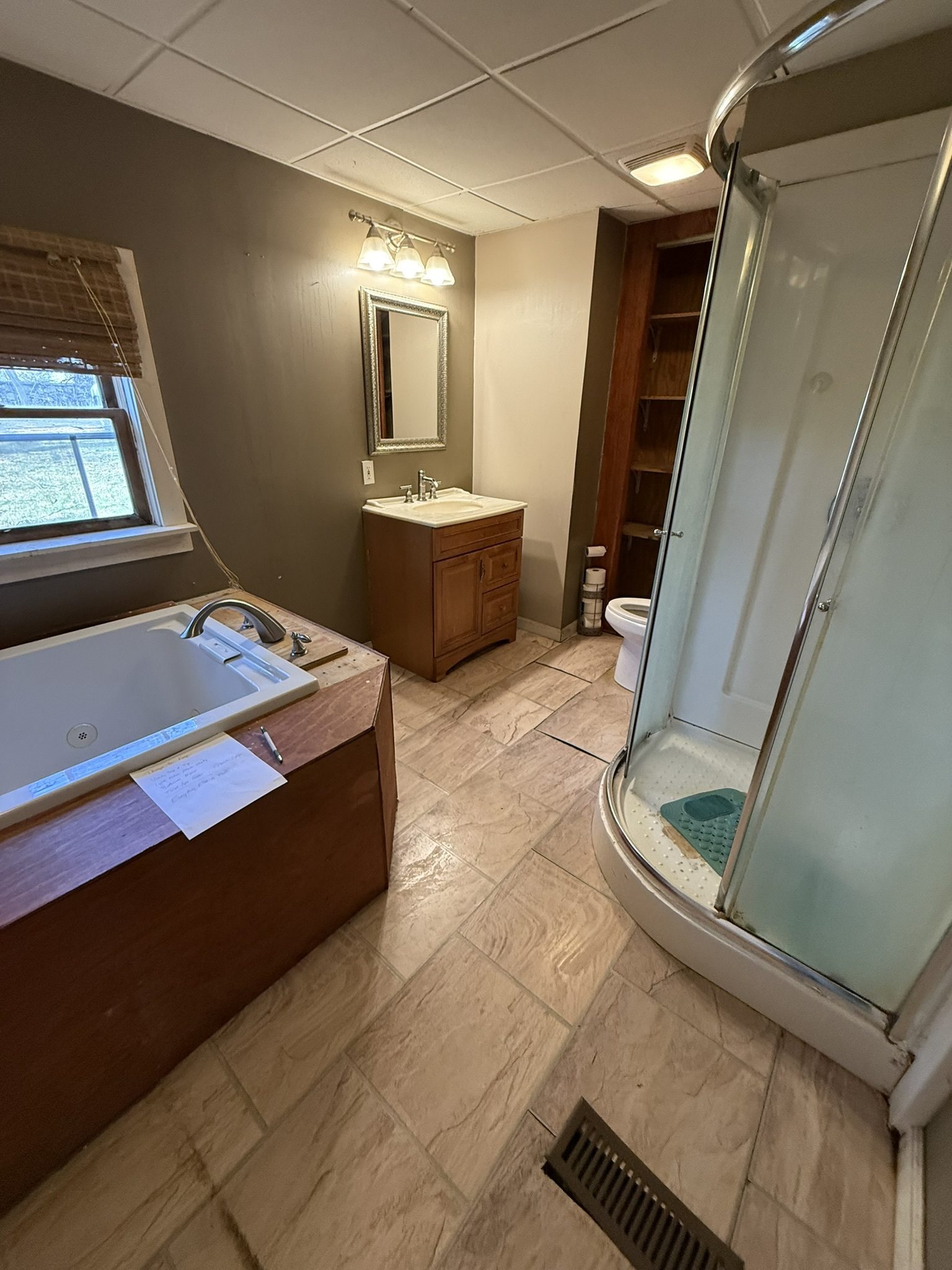 Bathroom before remodeling by TGF Remodeling